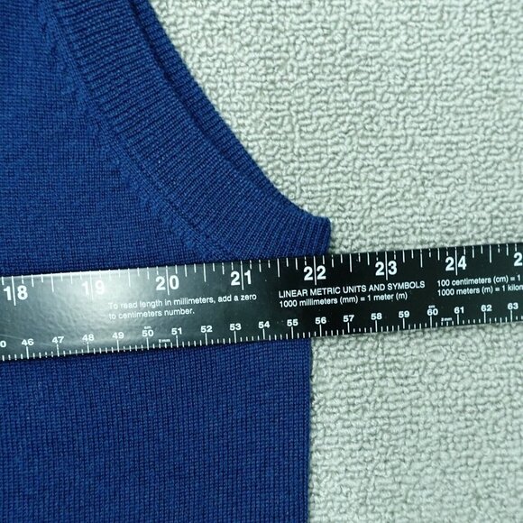 Descente 100% Wool sweater vest men size large Blue sleeveless fitted v-neck - Picture 5 of 7